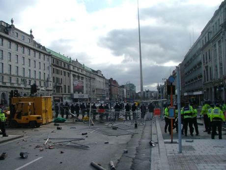 Click on image to see full-sized version Gardai Advance to Spike
