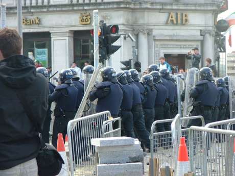 Click on image to see full-sized version Heavy Fighting Breaks Out as Crowd Resist Riot Police Advances