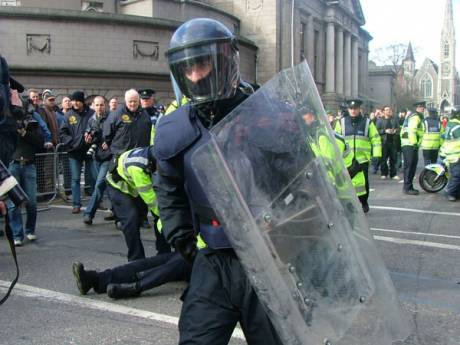 Click on image to see full-sized version Riot Police Arrive to Force Crowd Backwards From Parnell Monument