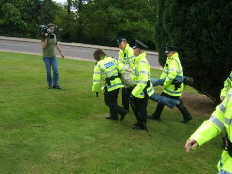Click on image to see full-sized version Cormac Ryan Assaulting Cops