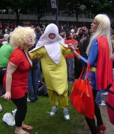 and the crowd went bananas !